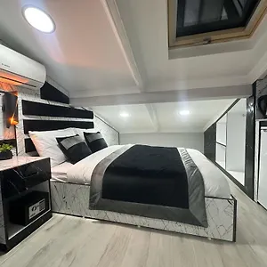 Taksim Larissa Стамбул