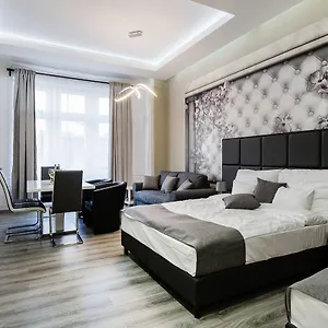 https://a-golden-star-budapest.inbudapesthotels.com